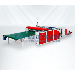 Пакетоделательная машина с летучим ножом для производства пакетов в пластах