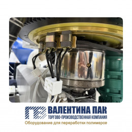 Крепление с держателями для щеток узла вращения