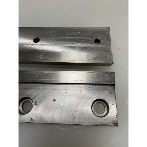 Нож гильотинный 1000х54х10 мм, 12 отверстий