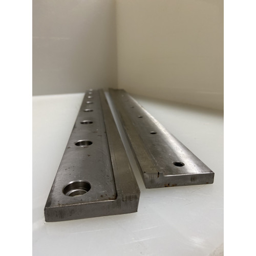 Нож гильотинный 1000х54х10 мм, 12 отверстий