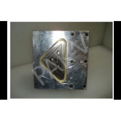 Штамп вырубной (треугольник)